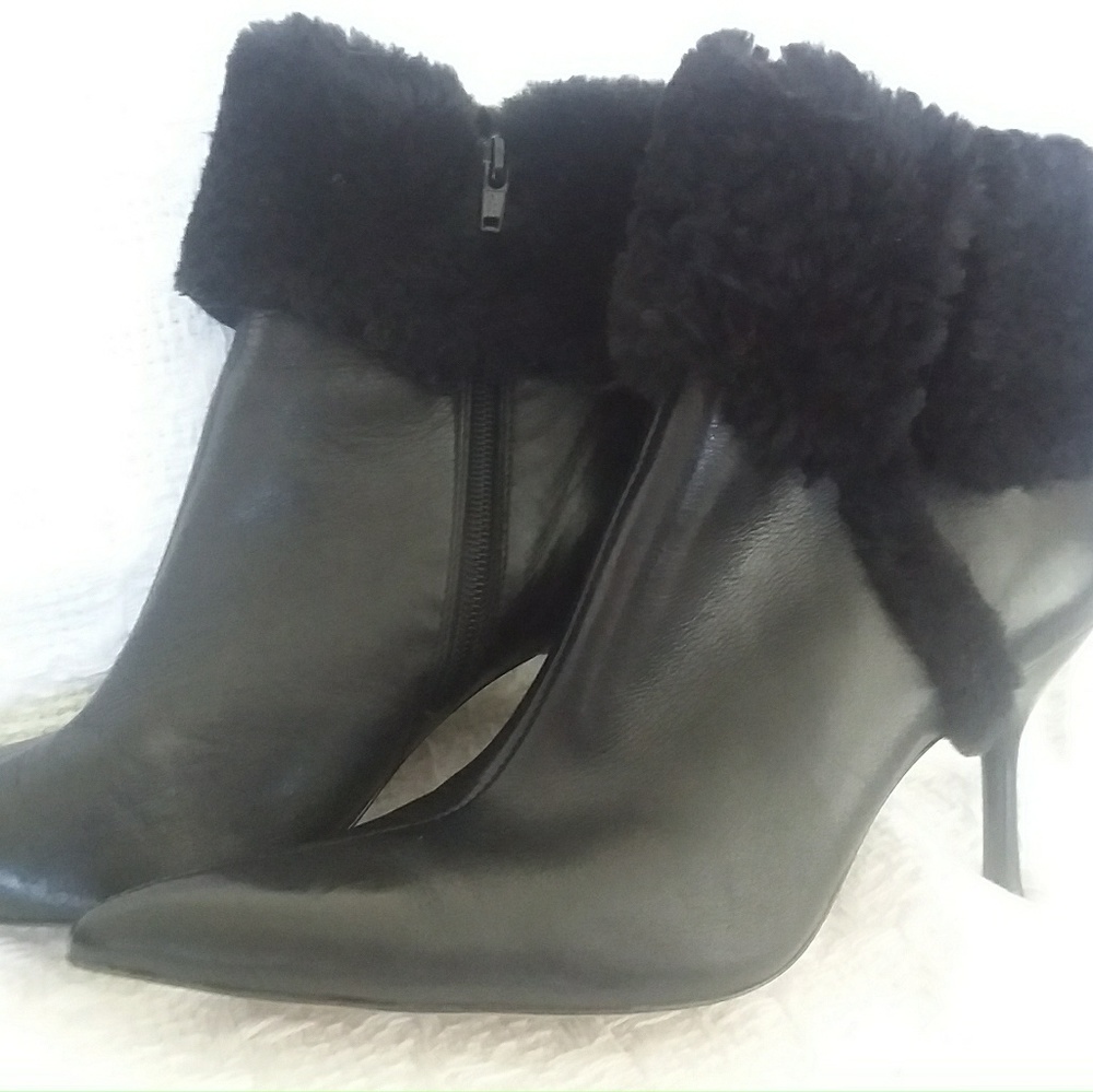 Lke New Joan & David Black Booties (💲price reduced!) 💖